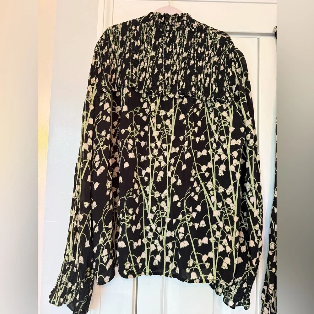 Elizabeth James The Label Ellery Blouse in Sprig Floral Print.  size is  XL - Picture 8 of 8